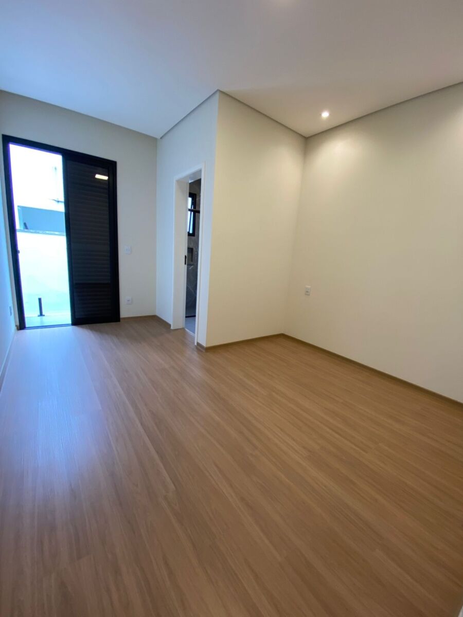 Sobrado com Quintal, 2 Suítes com sacada – Jardim Paraíso Sobrado com Quintal, 2 Suítes com sacada – Jardim Paraíso
