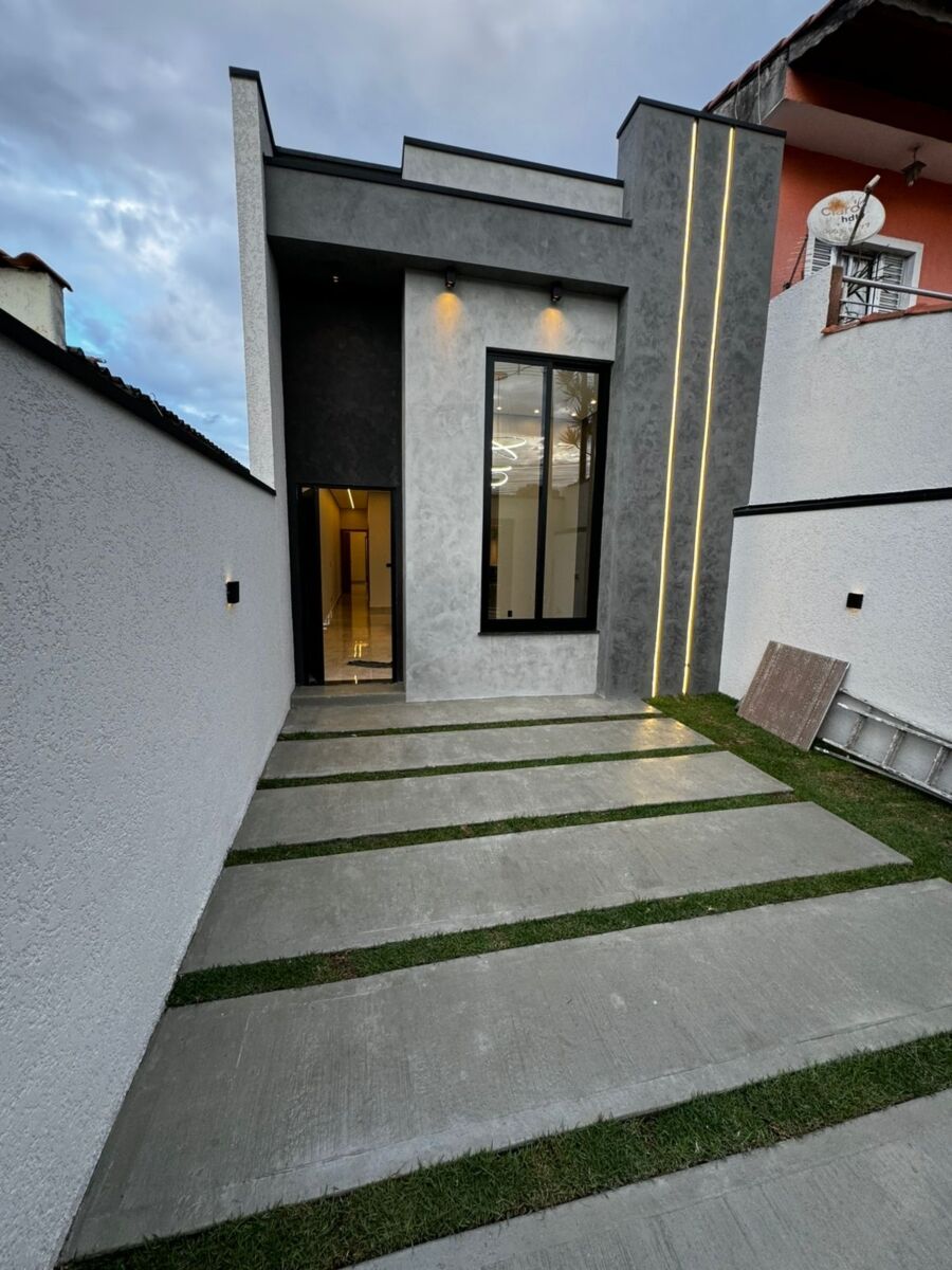 Casa com 2 Quartos, Suíte e Garagem para 2 Carros – Jardim Layr Casa com 2 Quartos, Suíte e Garagem para 2 Carros – Jardim Layr