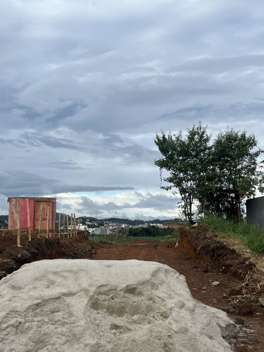 Terreno com Terraplenagem Pronta na Vila Suíssa – Pronto p/ Construir Terreno com Terraplenagem Pronta na Vila Suíssa – Pronto p/ Construir